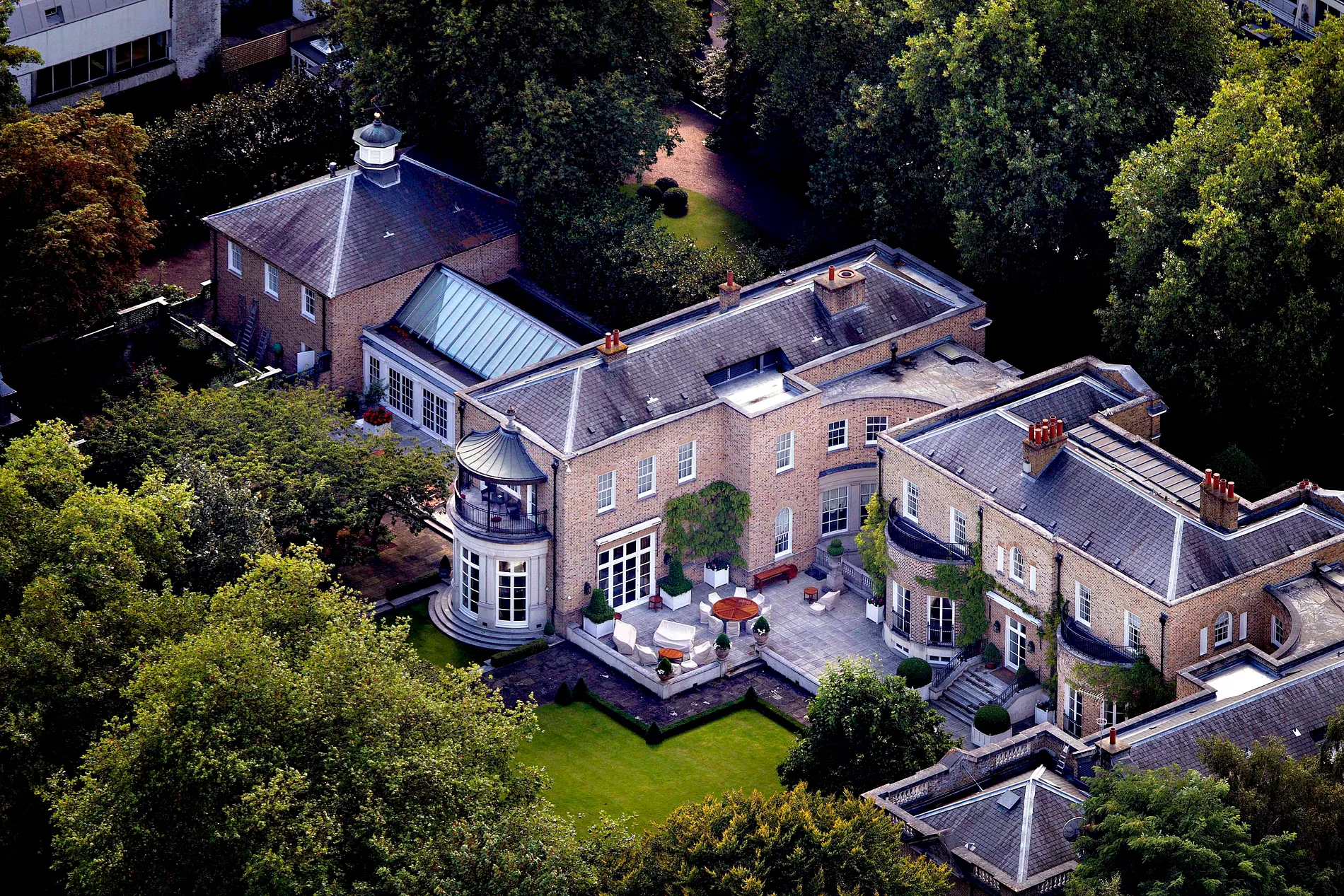 Grade II listed London residence, a Cheshire Smart Homes case study